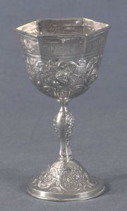 Copa plata con decoracin de vid judaica