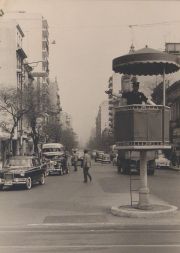 MAKARIUS, Sameer, Garita de Polica, Fotografia vintage reproducida en el libro Buenos Aires, Mi Ciudad, pagina 94, 1958