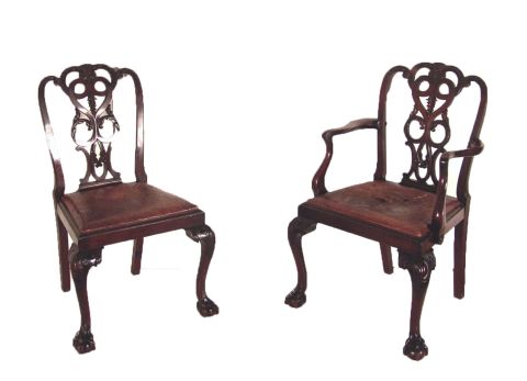 Pz. estilo chippendale, averas, dos sillones y seis sillas.
