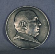 Yrurtia, Rogelio 'Dr. Juan P. Ramos'. Medalla Ao 1936. Aldorso dedicada. Dimetro 7,7 cm.
