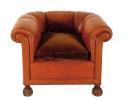 Sofa y dos silloness, tapizados cuero marrn. (3)