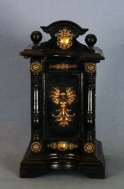 Pequeo cofre tarjetero victoriano, de madera con aplicaciones de bronce