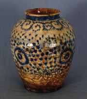 Vaso Persa de ceramica beige con decoracin en azul S XVII