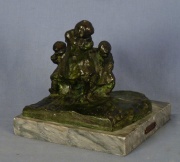 Troiani Troiano 'A Casa', escultura en bronce, base de mrmol.