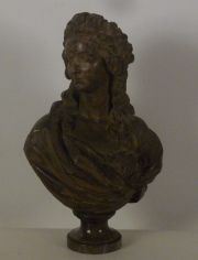 Busto Dama antigua de terracota restaurado.