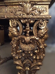Mesa de sala estilo Luis XIV con mrmol. -174-