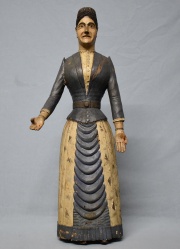 Figura femenina, antigua talla madera policromada. Avs. en el taco. -516-