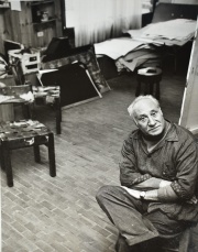 Castagnino, Juan Carlos. Retrato del Artista en su estudio.Fotografa