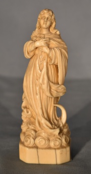 Virgen Inmaculada, marfil tallado.