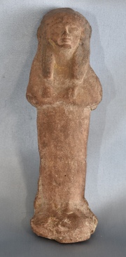 USHABTI, antigua figura funeraria de cerámica. Alto: 16 cm.