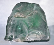 Gran piedra verde. Largo: 26 cm.