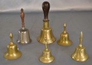 Seis campanas. Cinco de bronce y una de peltre. 140