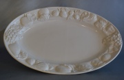 Par de fuentes ovales de cerámica portuguesa. Largo: 52 cm. -218