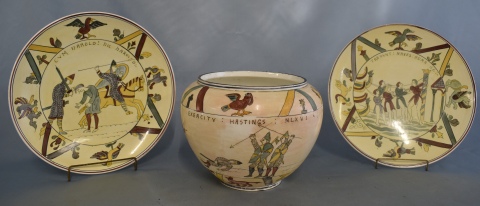 Conjunto de cerámica francesa Bayeux. 5 platos y 1 centro. 6 piezas.