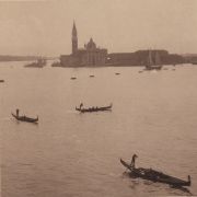 KOHN, 'Venecia, El Gran Canal' y 'Calle', 2 fotografías