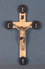 Crucifijo con Cristo de marfil y esmalte