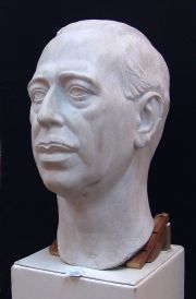 FIORAVANTI, José. Cabeza de Carlos A.Pueyrredon, escultura mármol averías oreja.