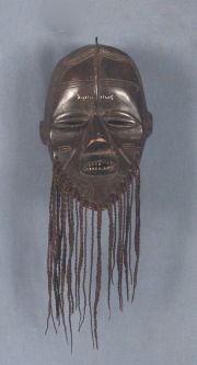 Máscara Africana con barba de cuero trenzado