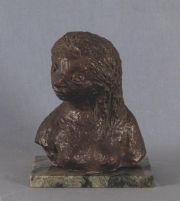Busto de mujer, escultura bronce con base de mármol aparte
