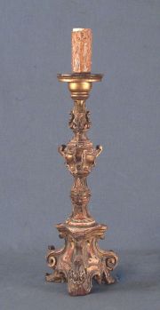 Candelero barroco, madera tallada.