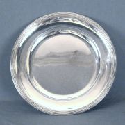 Fuente circular de plata francesa