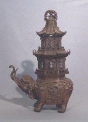 Elefante - pagoda, bronce. Deterioros.