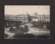 Moody, Plaza 25 de Mayo, hacia calle Defensa. Buenos Aires, circa 1890.