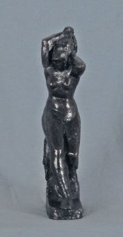 STURLA. Mujer sentada, escultura en bronce a la cera perdida. (195)