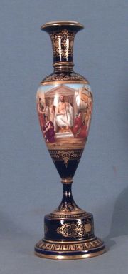 Vaso porcelana Viena con escena clasica