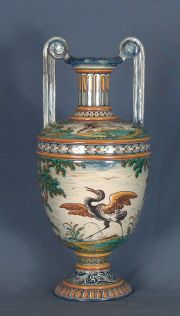 Anfora de cerámica española, aves y liebres. Restaurado.