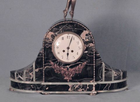 Chiparus, Reloj con escultura. Sin pndulo, sin llave.