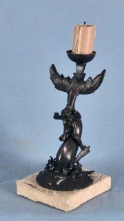 Antiguos candeleros chinos de bronce patinado, Alto: 23,5 cm