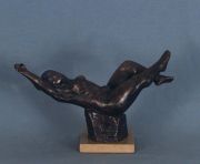 ACHUCARRO, Gloria. Desnudo, escultura en bronce.