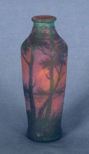 Daum, Vaso de vidrio naranja con paisaje