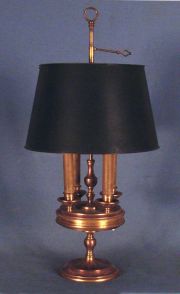 Lmpara de mesa bouillotte de bronce, con pantalla.