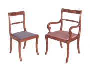 Juego de comedor estilo inglés, mesa con una tabla, seis sillas y dos sillones (averias)