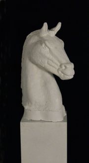 FERREIRA, Gustavo. Caballo de polo, cabeza, escultura yeso. Monogramada 2014.