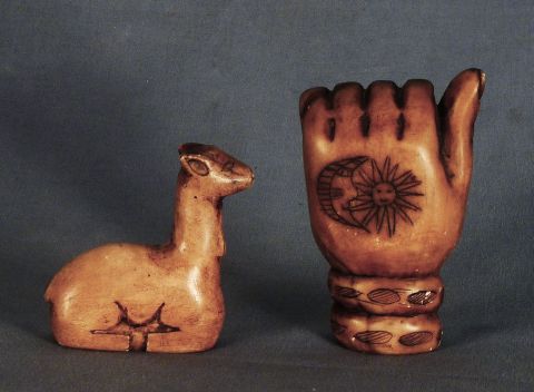 Pz. Mano y llama, tallas huamanga, arte popular peruano