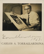 Torrallardona, Carlos. Foto autografiada.