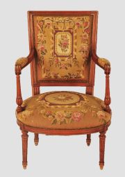 Sillones estilo Luis XVI, de nogal, tapizado aubusson