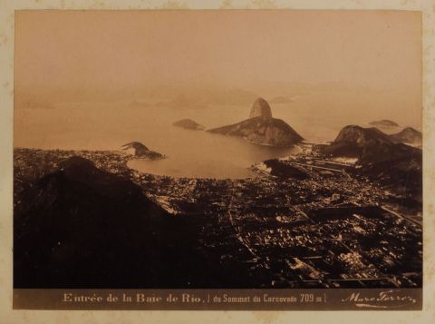 MARC FERREZ 'Entree de la Baie de Rio, (du Sommet du Corcovado 709 m).'Fazenda de café y otras. Albuminas.