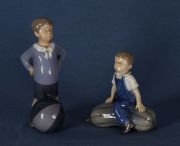 Nio con pelota y nio s/pepino, figuras de porcelana dinamarquesa