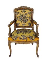 Sillones estilo Luis XV, tapizado floreado amarillo