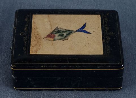 Caja de cuero con tapa con micromosaico