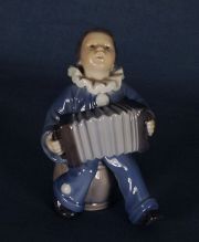 Niño acordionista, figura porcelana Copenhafen.