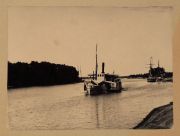 Fotografías Republique Orientale de l´Uruguay, Le Rio Negro a Mercedes Año 1901, La aduana, Plaza de la Iglesia en