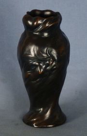 Revere, P.  Vaso art nouveau, bronce  de 21 cm.
