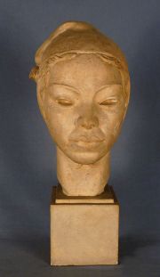 Balmaceda Krause, M. Joven Norteña, escultura en yeso.