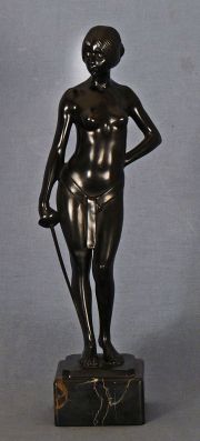 Lorenzl, Josef,  Joven Mujer Esgrimista, escultura de bronce, alto 31 cm.
