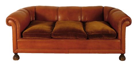 Sofa y dos silloness, tapizados cuero marrón. (3)
